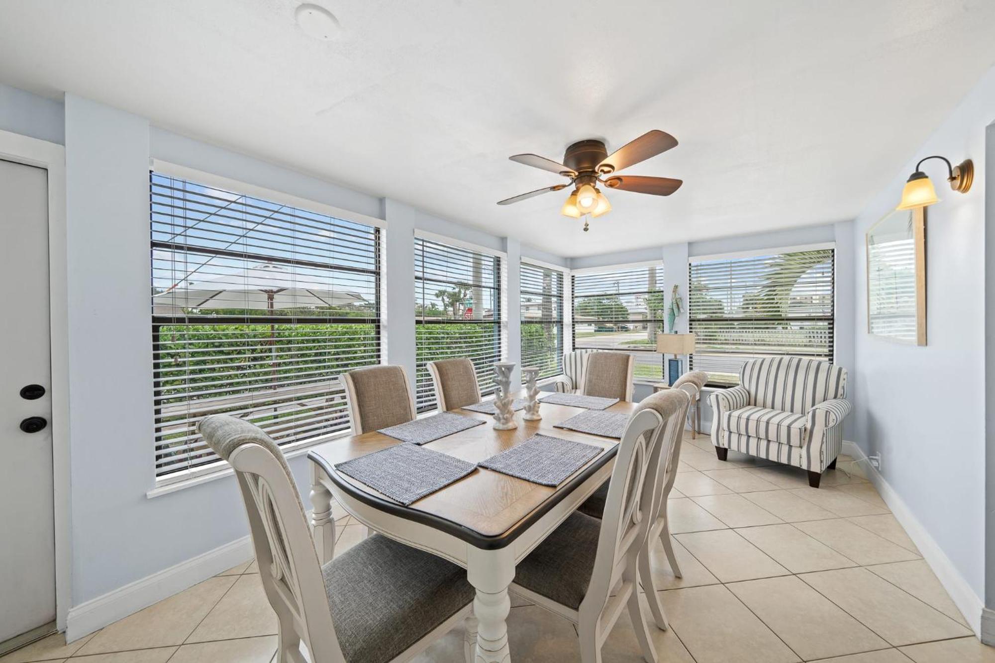 Downtown Cottage - Walk To The Beach & Restaurants Cocoa Beach Dış mekan fotoğraf